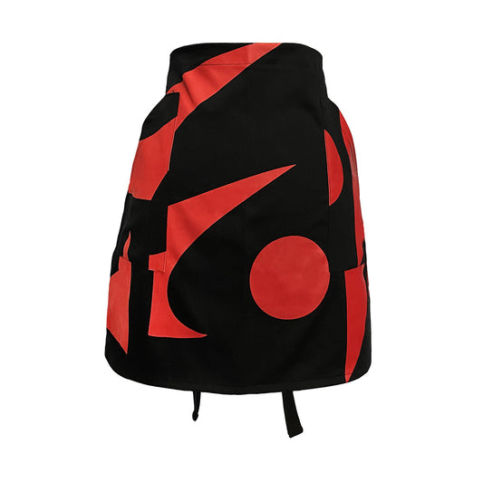 AMK023 / MANDIL CORTO NEGRO CON ROJO CON ESTAMPADO